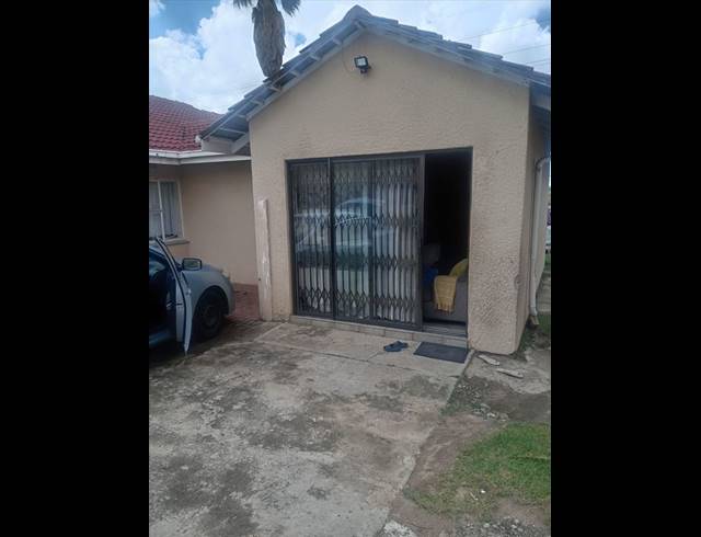 3 BEDROOM FREESTANDING FOR SALE IN BIRCHLEIGH